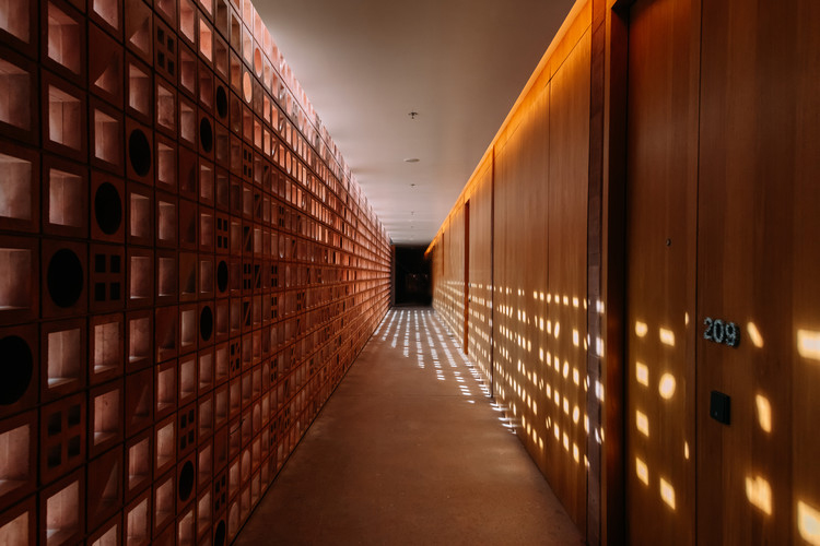 c1c367a6cc95d0262e3131984d4d3867